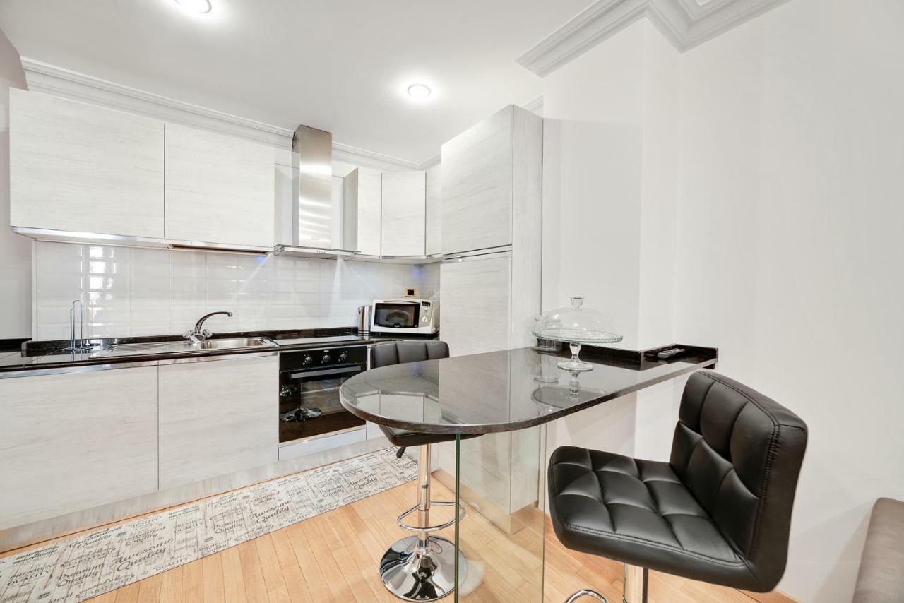 Peroni 8 Pax Brand New Apartment Rome Bagian luar foto