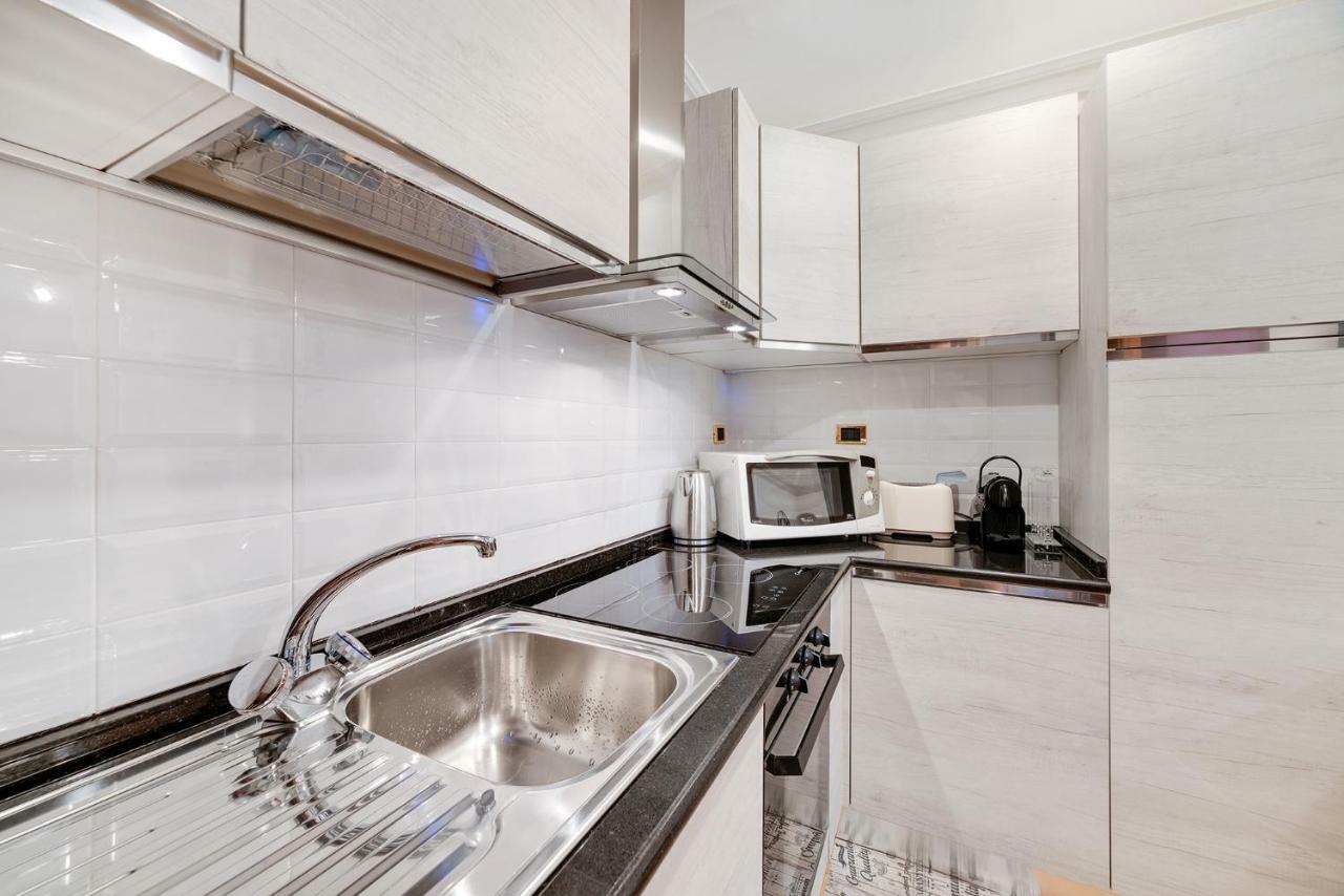 Peroni 8 Pax Brand New Apartment Rome Bagian luar foto