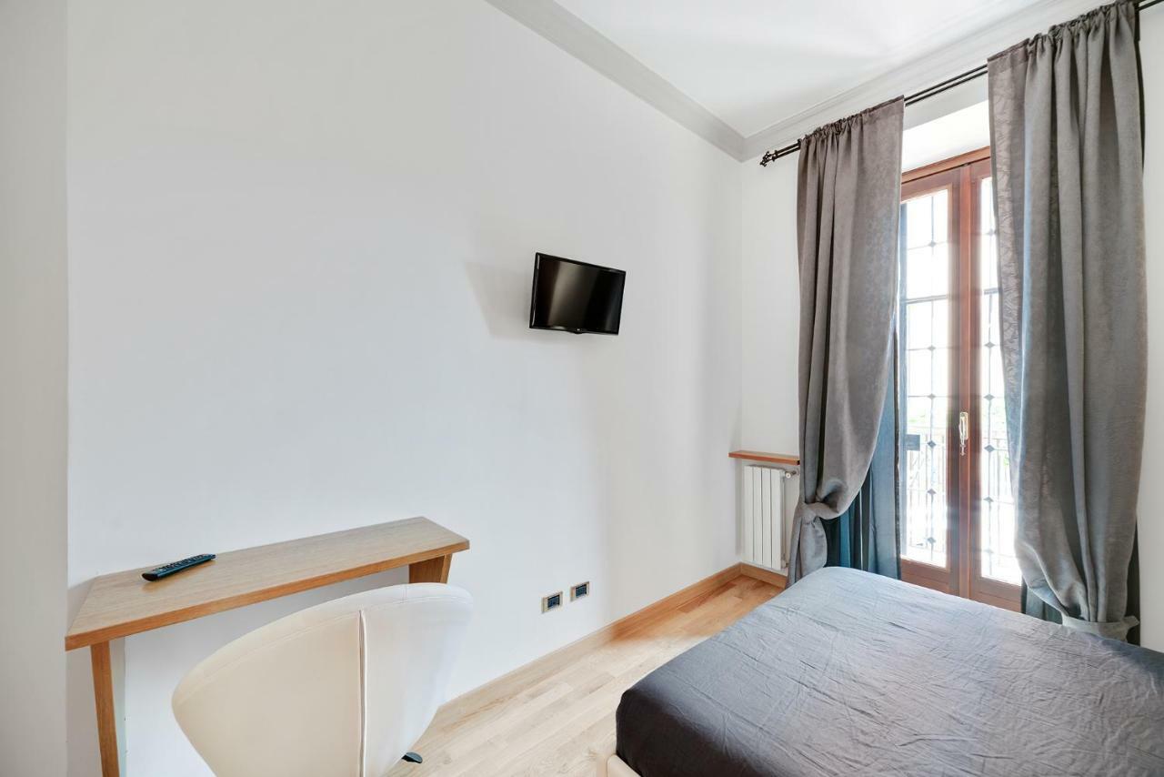 Peroni 8 Pax Brand New Apartment Rome Bagian luar foto