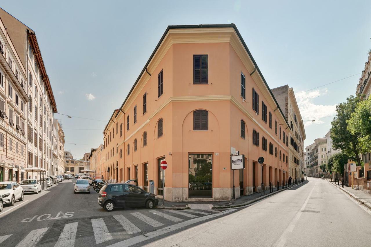 Peroni 8 Pax Brand New Apartment Rome Bagian luar foto